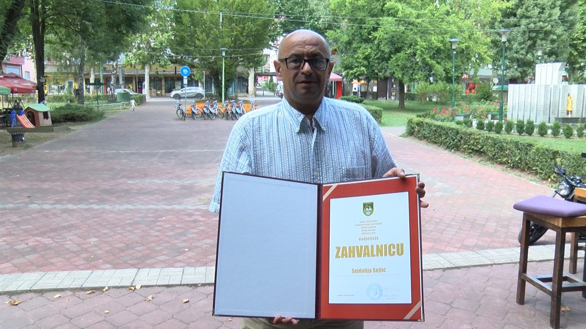 SEJDALIJA SEJFIĆ DOBITNIK ZAHVALNICE OPĆINE VOGOŠĆA
