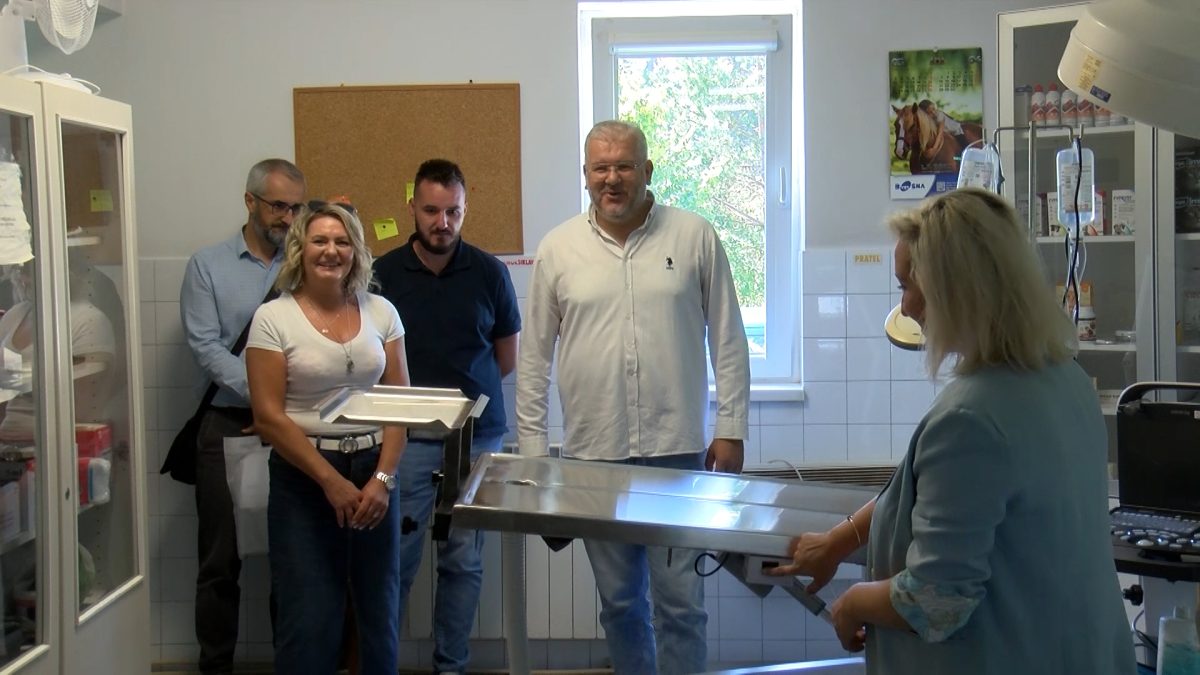 IZVRŠENA PRIMOPREDAJA NABAVLJENIH SREDSTAVA ZA VETERINARSKU AMBULANTU