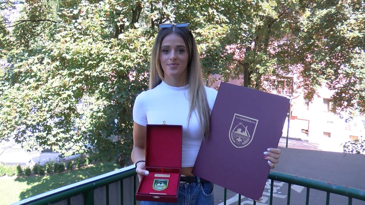 ČLANICA OK „VOGOŠĆA” ADNA KURBAGIĆ DOBITNICA ZAHVALNICE OPĆINE VOGOŠĆA