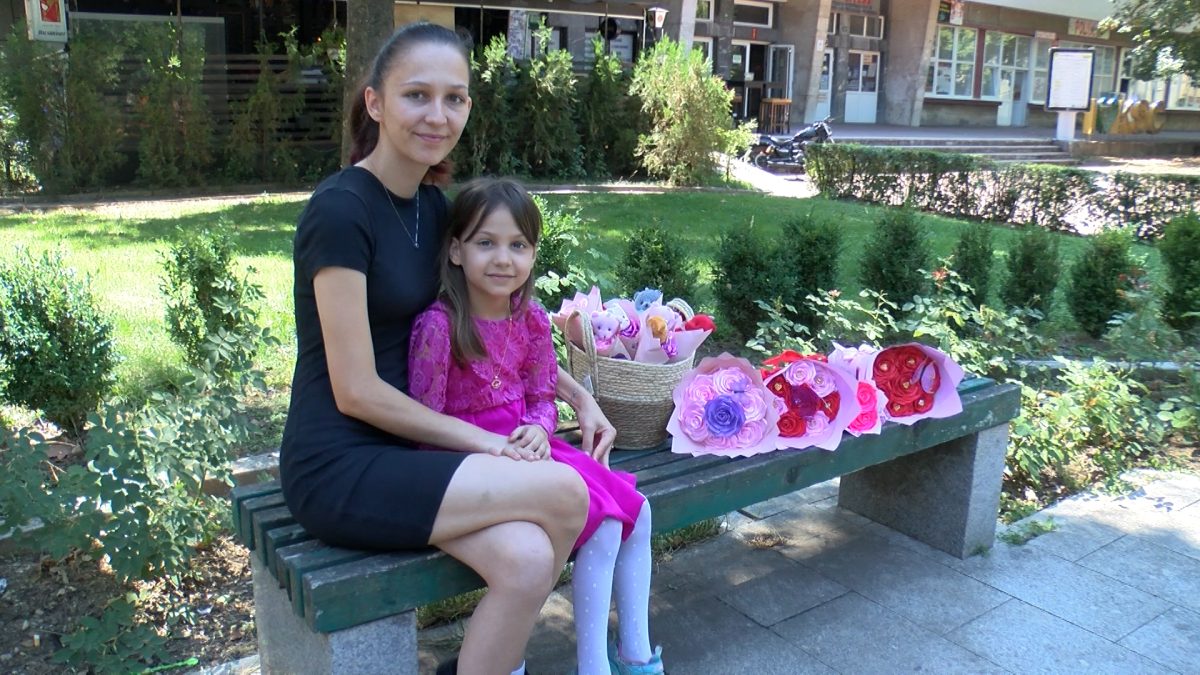 PAPIR, TRAKA I MAŠTA: RUKOTVORINE DŽENETE MUJKIĆ