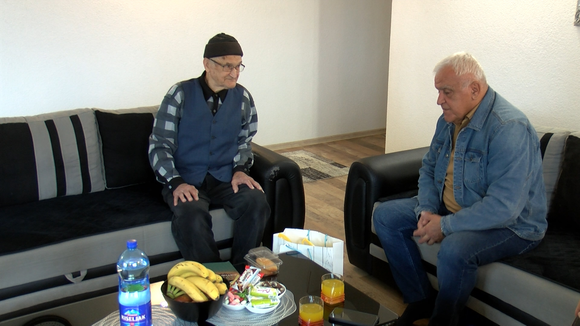 PREDSJEDNIK UDRUŽENJA „ABNOR” VOGOŠĆA REFIK SOFTIĆ POSJETIO STOGODIŠNJEG HADŽIJU HASANA ŠEJTU