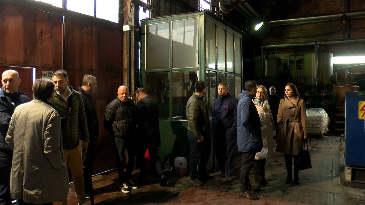 VLADA KS NASTAVLJA SE POIGRAVATI SA GRAĐANIMA VOGOŠĆE