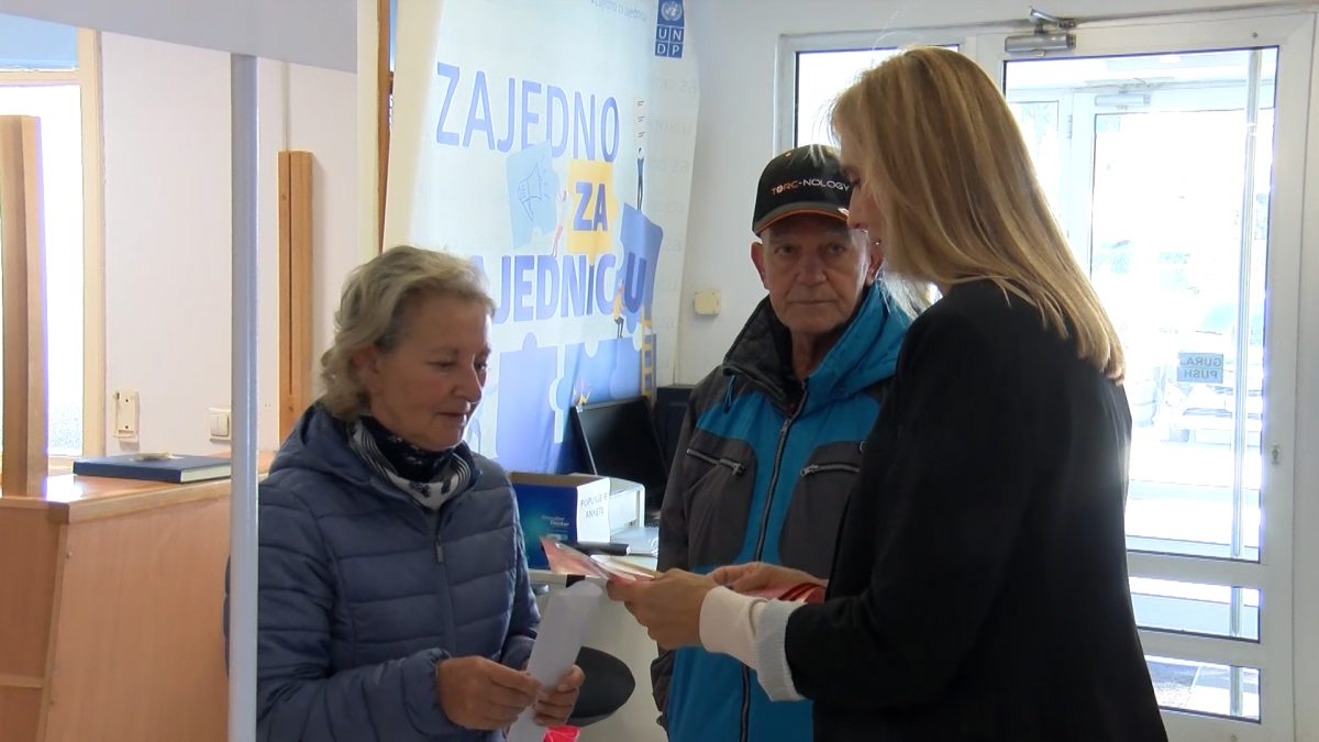 FONDACIJA LOKALNE DEMOKRATIJE U OPĆINI VOGOŠĆA ORGANIZIRALA RAZGOVOR SA GRAĐANIMA I GRAĐANKAMA  NA TEMU NASILJA U PORODICI I NASILJA NAD ŽENAMA