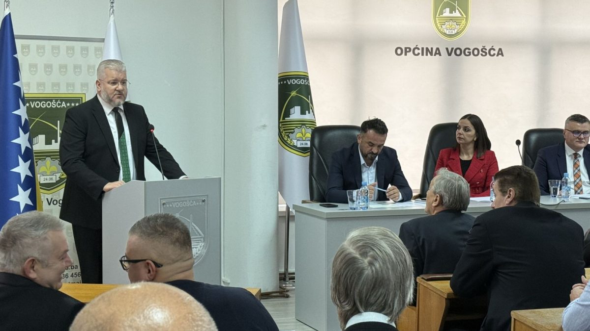U TOKU TEMATSKA SJEDNICA OPĆINSKOG VIJEĆA VOGOŠĆA O TEMI PROBLEMA GRIJANJA