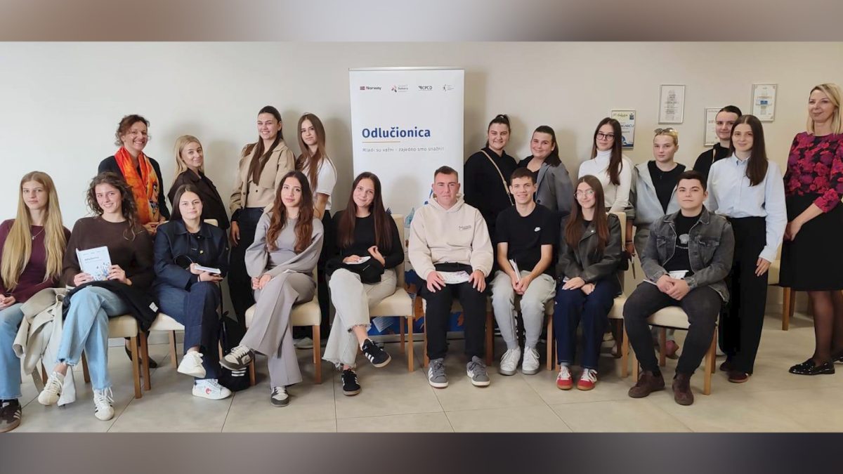 PROJEKAT “ODLUČIONICA”: OKUPIO VIŠE OD 100 MLADIH IZ BIH