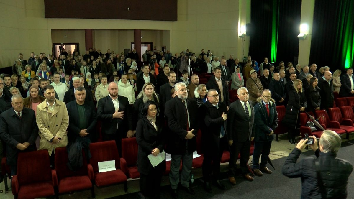 POVODOM DANA DRŽAVNOSTI BIH SUTRA SVEČANA SJEDNICA OPĆINSKOG VIJEĆA VOGOŠĆA