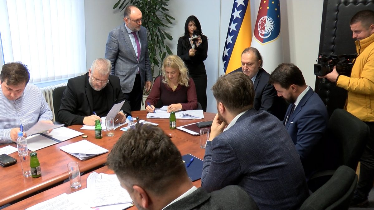 OPĆINA VOGOŠĆA POTPISNIK SPORAZUMA ZA PROJEKTE POBOLJŠANJA KOMUNALNE INFRASTRUKTURE