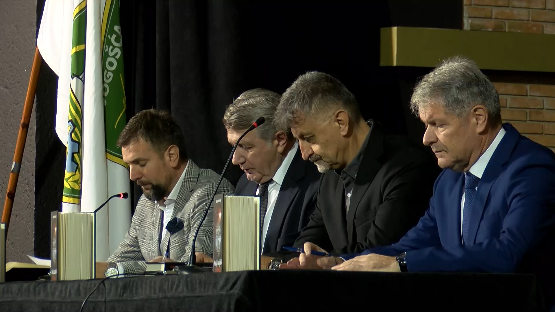 U VOGOŠĆI PROMOVISANA KNJIGA „PASIJA I PASJALUK U SARAJEVU“ AUTORA MUHAMEDA SMAJIĆA