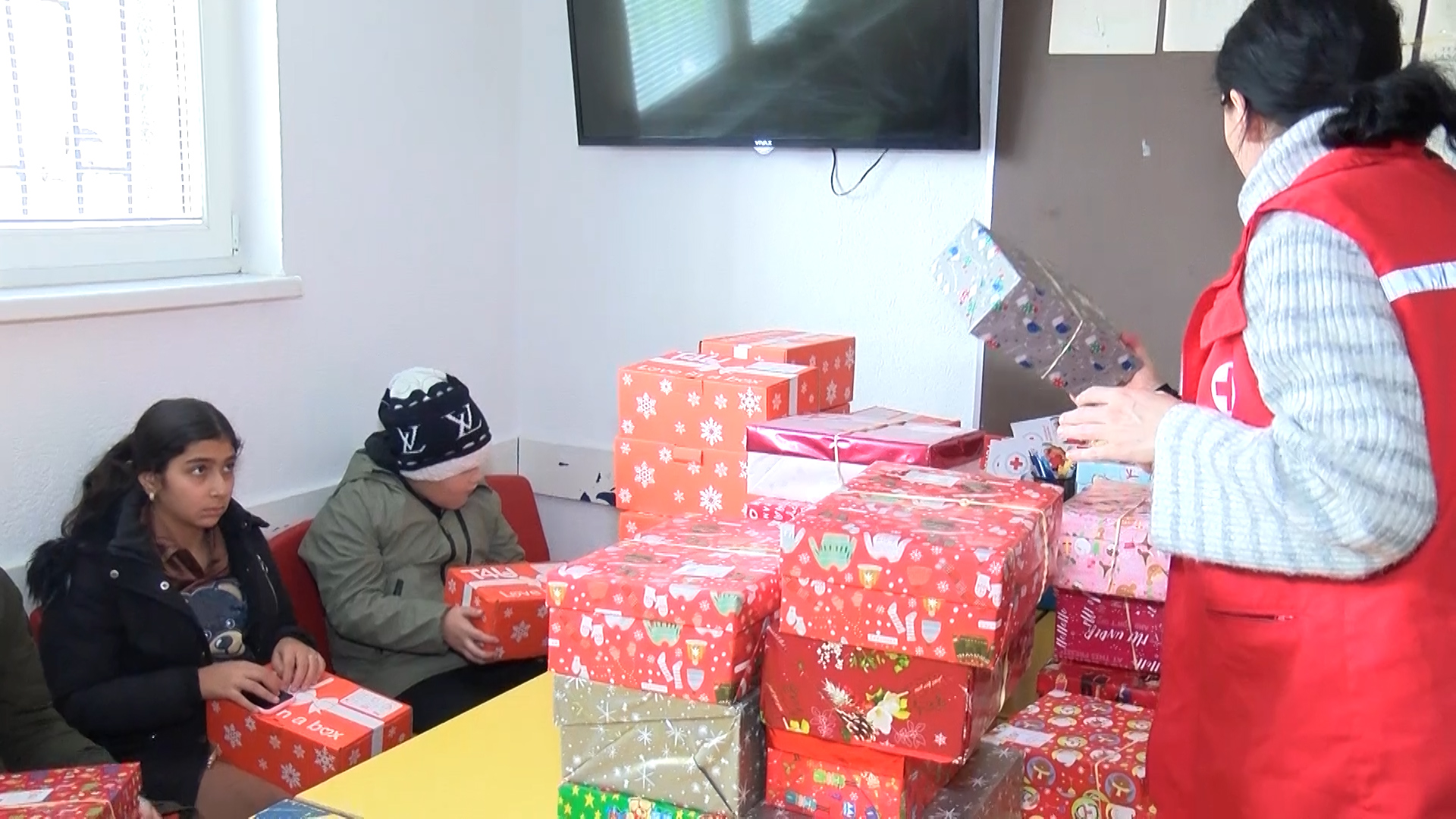 MLADI CK VOGOŠĆA I OVE GODINE ORGANIZUJU AKCIJU ZA NOVOGODIŠNJE PAKETIĆE