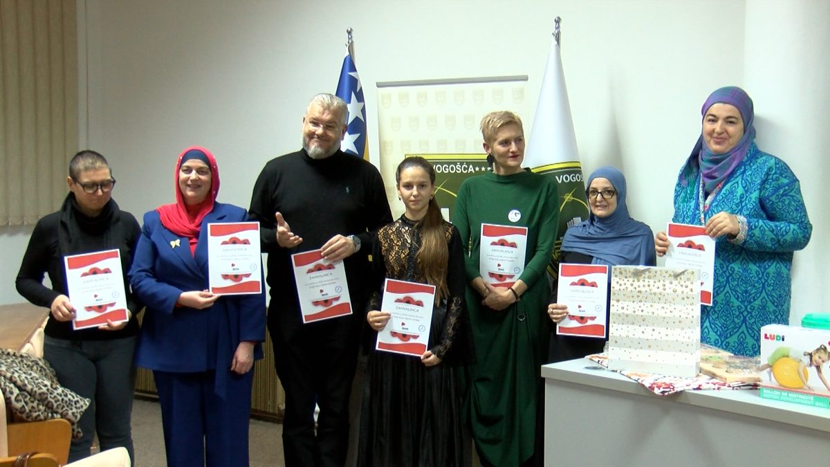 UDRUŽENJE “MAK” ORGANIZOVALO DONATORSKO VEČE POD NAZIVOM „TVOJE MALO NJIHOV SVEMIR“