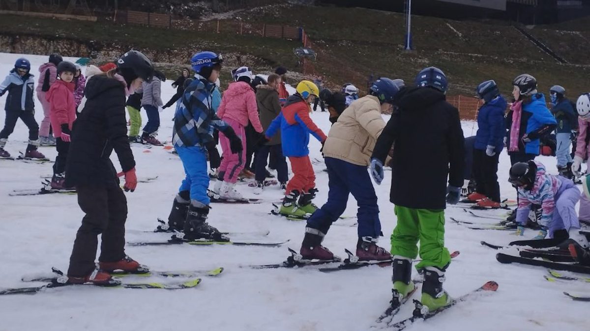 U TOKU ŠKOLA SKIJANJA ZA UČENIKE OŠ “MIRSAD PRNJAVORAC”