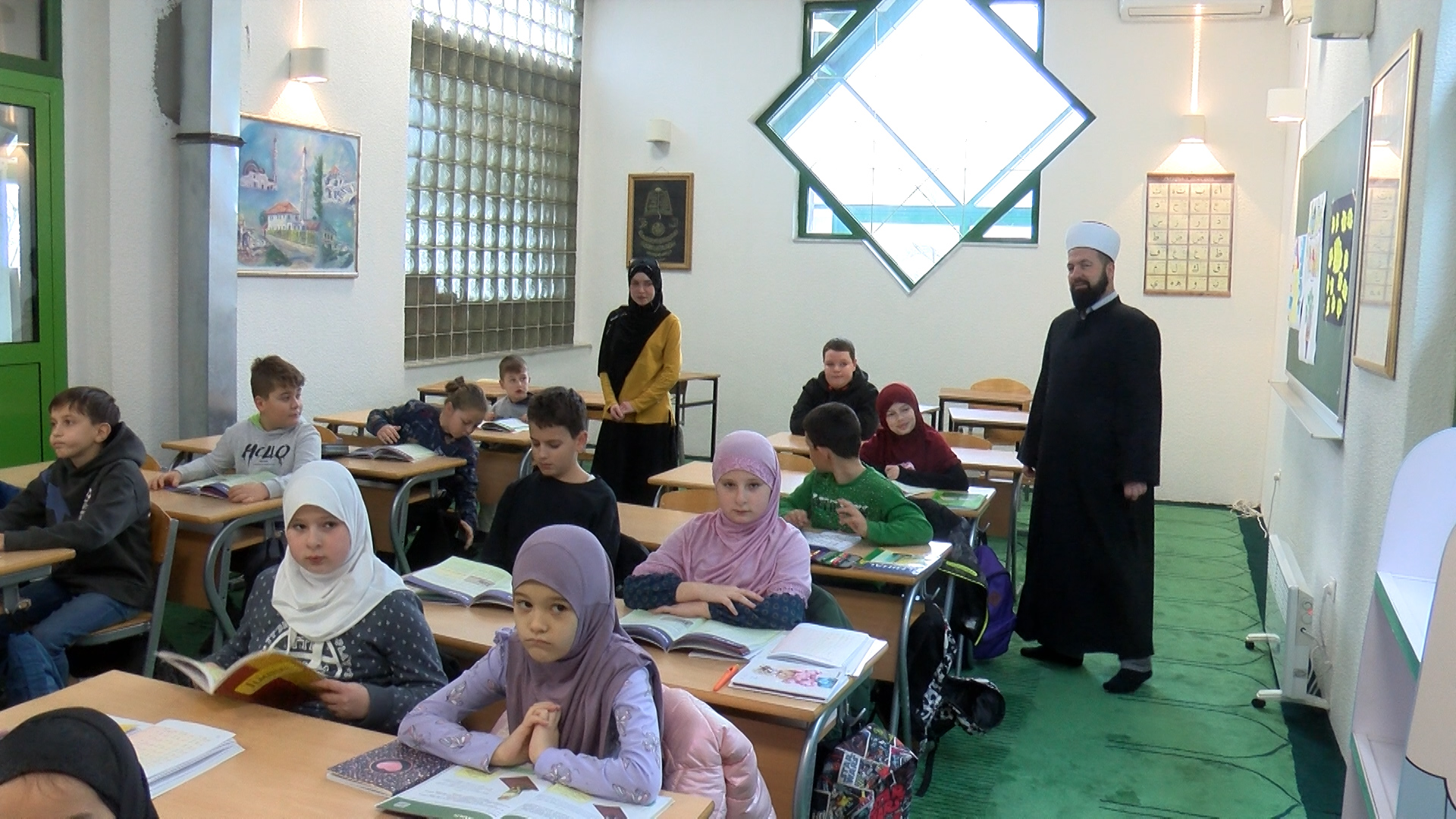 U ADIL – BEGOVOJ DŽAMIJI NA KOBILJOJ GLAVI DŽAMIJI SVE JE VIŠE POLAZNIKA MEKTEBSKE NASTAVE