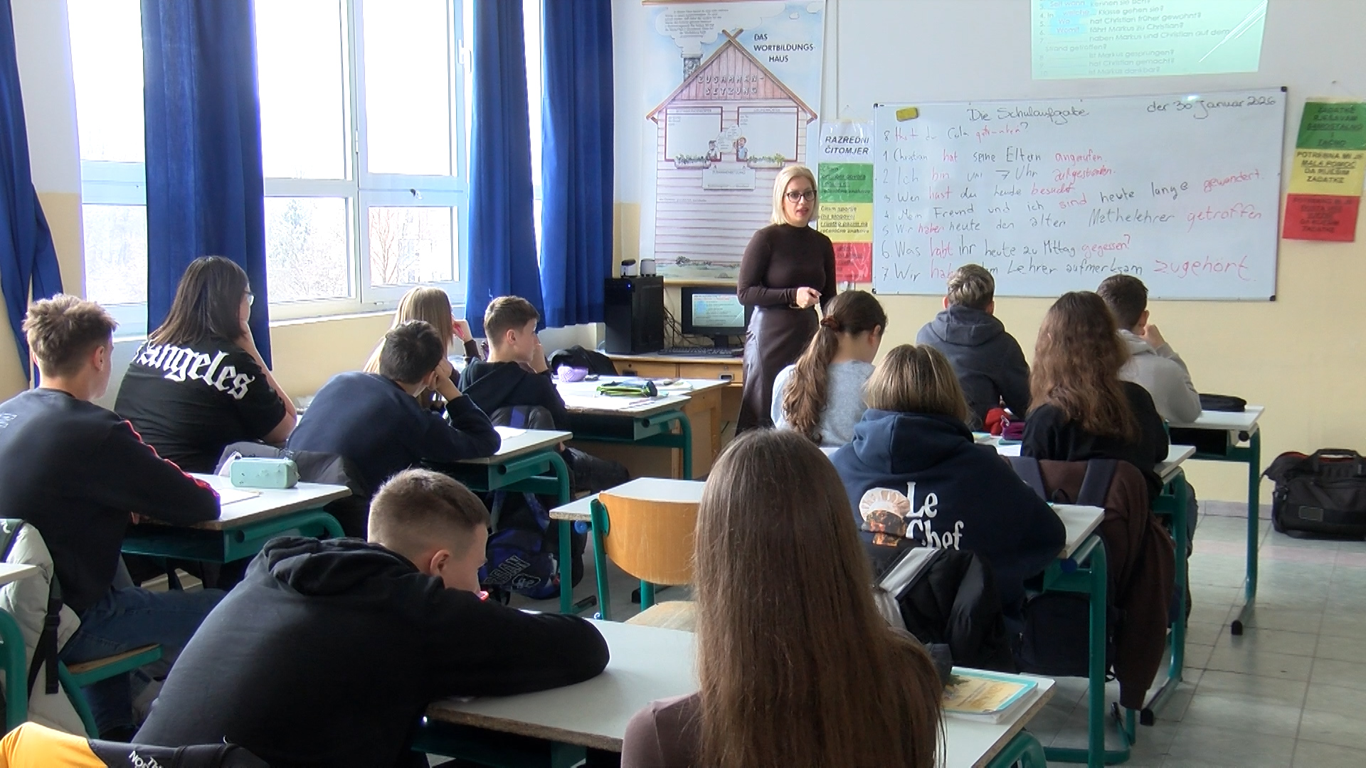 UČENICI OŠ “MIRSAD PRNJAVORAC” VRATILI SE U ŠKOLSKE KLUPE