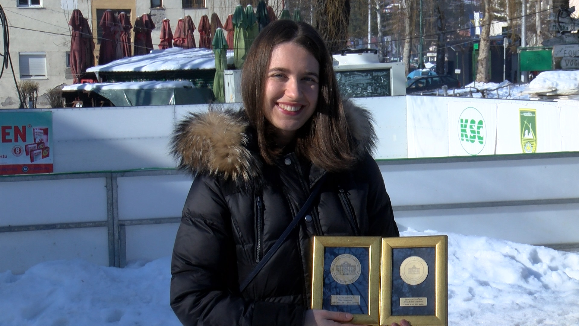 VOGOŠĆANKA ELMA AHMETOVIĆ DOBITNICA DVOSTRUKE ZLATNE ZNAČKE UNIVERZITETA U SARAJEVU