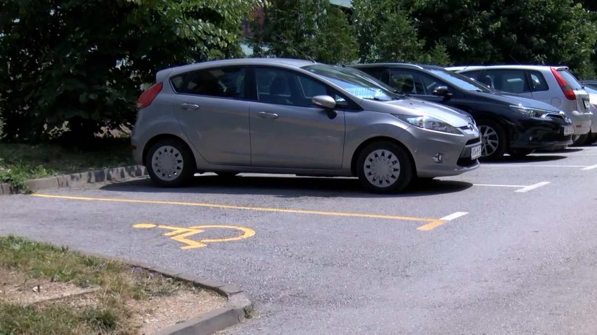 NEPROPISNO PARKIRANJE – SVE VEĆI PROBLEM U VOGOŠĆI