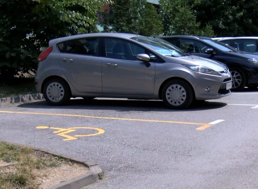 NEPROPISNO PARKIRANJE – SVE VEĆI PROBLEM U VOGOŠĆI