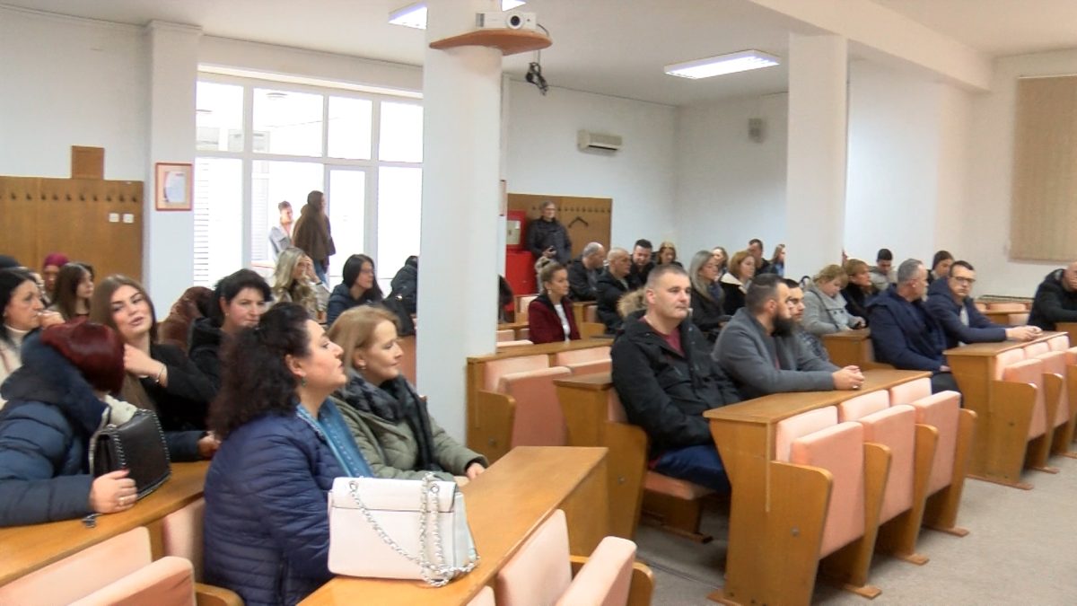 U OPĆINI VOGOŠĆA POTPISANI UGOVORI O STIPENDIRANJU UČENIKA