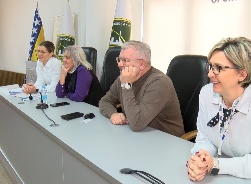 OPĆINA VOGOŠĆA POTPISALA UGOVORE O STIPENDIRANJU 92 STUDENTA IZ OVE LOKALNE ZAJEDNICE