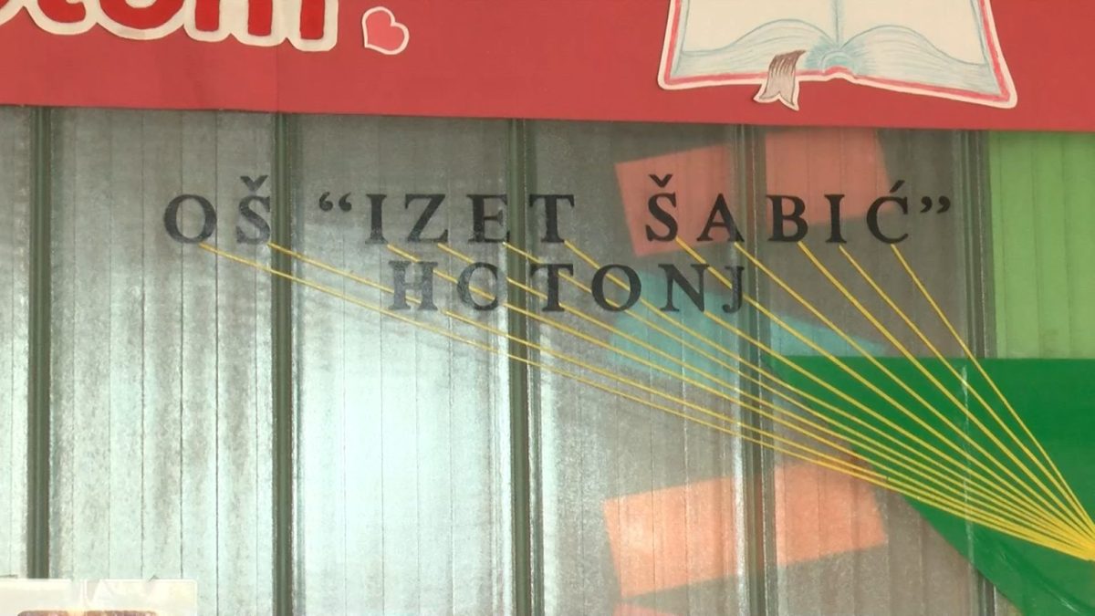 UPRILIČENA PRIREDBA POVODOM  DANA NEZAVISNOSTI U OSNOVNOJ ŠKOLI “IZET ŠABIĆ”