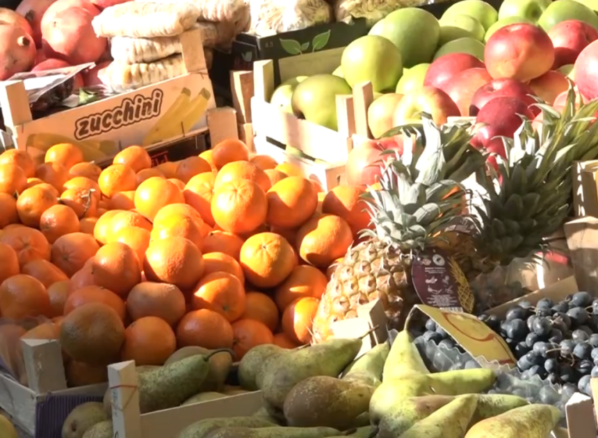 POSKUPLJENJA NA PIJACI: ZA ISTI NOVAC DANAS MNOGO MANJE NAMIRNICA