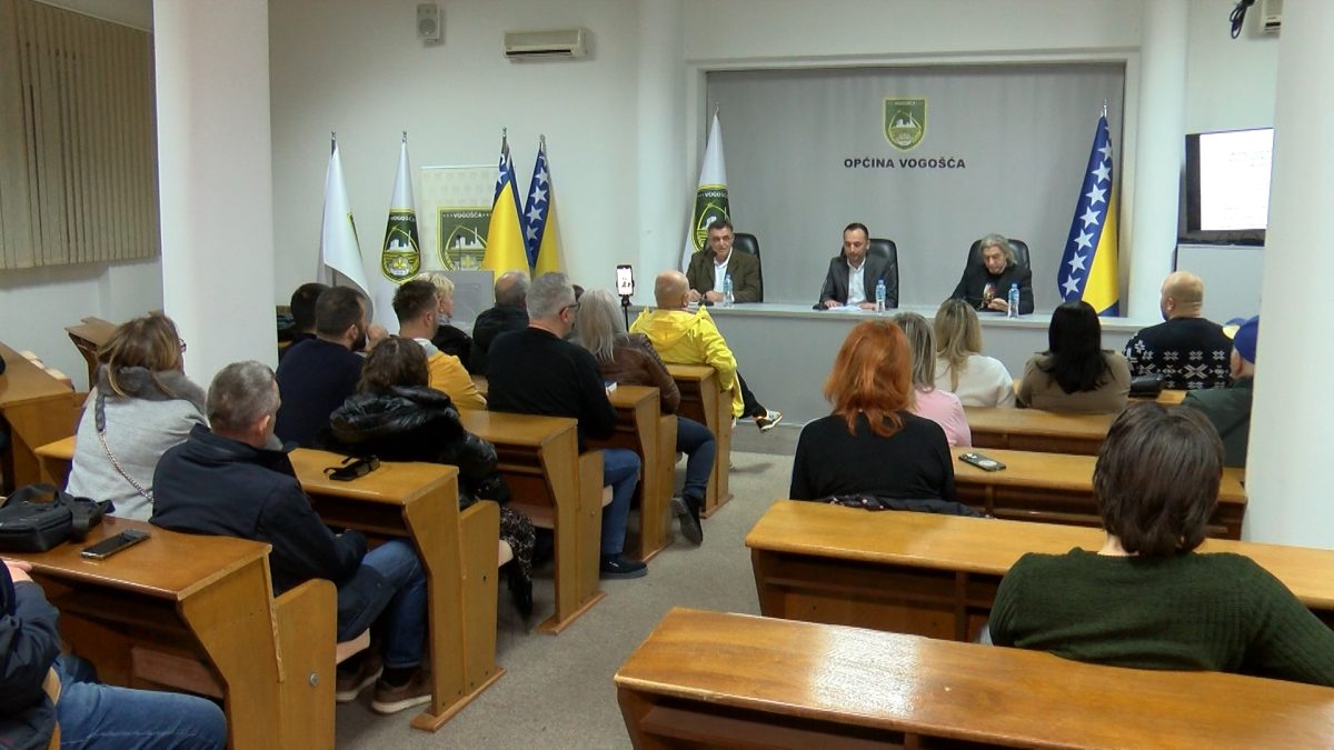 ODRŽANA PANEL DISKUSIJA MLADIH ANTIFAŠISTA U VOGOŠĆI