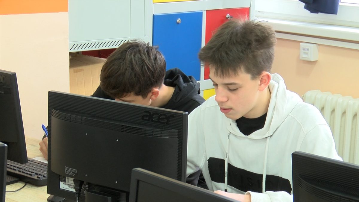 U OŠ “MIRSAD PRNJAVORAC” ODRŽANO OPĆINSKO TAKMIČENJE IZ INFORMATIKE