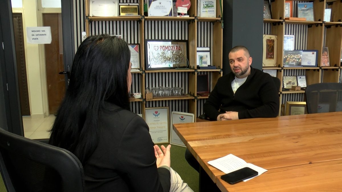 DOBITNIK ŠESTOAPRILSKE NAGRADE GRADA SARAJEVA  ZA 2026.GODINU JE ELVIR KARALIĆ, OSNIVAČ HUMANITARNE ORGANIZACIJE POMOZI.BA