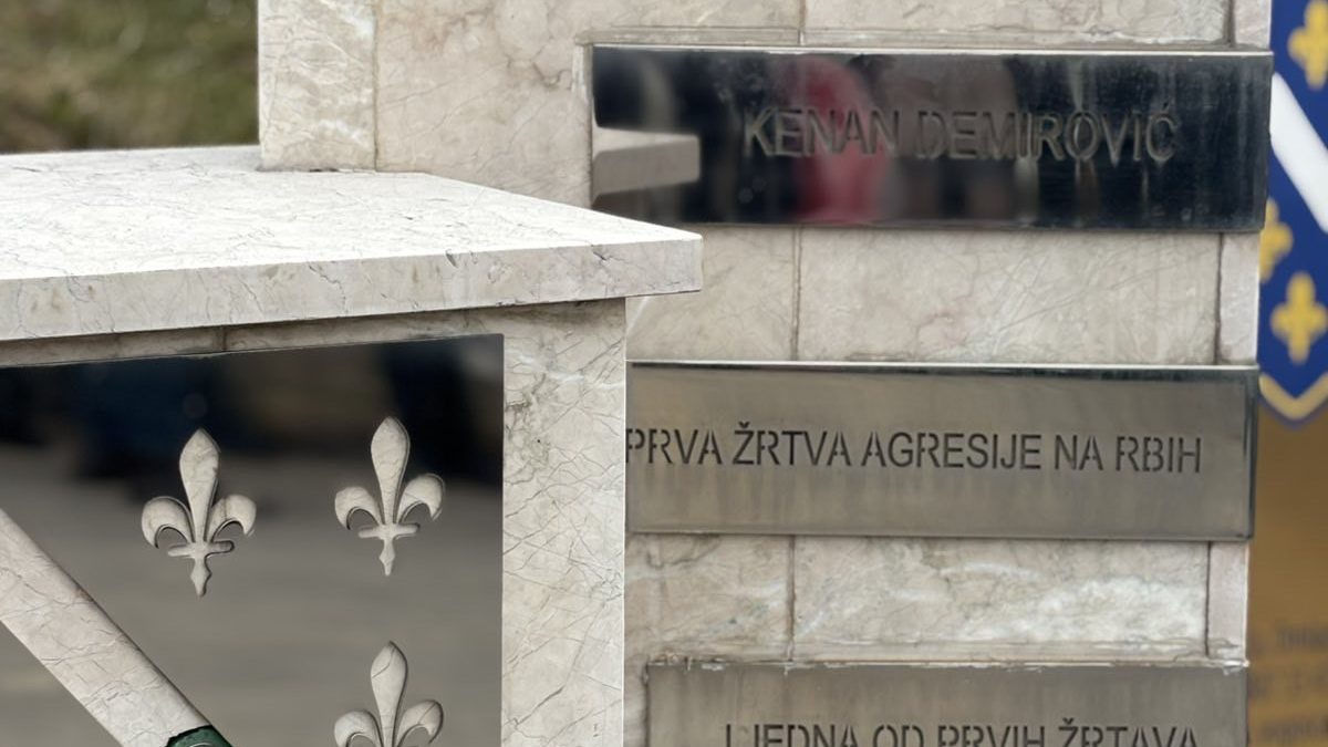 OBILJEŽENA GODIŠNJICA UBISTVA KENANA DEMIROVIĆA PRVE ŽRTVE AGRESIJE NA BIH