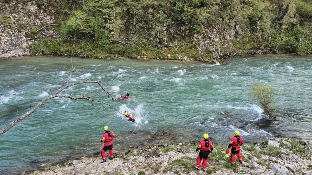 Članovi Vatrogasnog društva Vogošća na gornjem toku Neretve prošli važnu obuku Rescue 3 SRTA-W