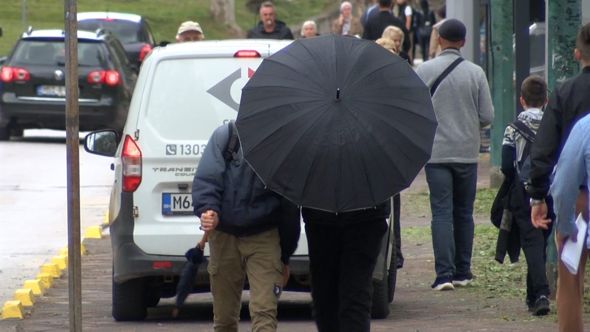 NASTAVNIK NASRNUO NA UČENIKA U OSNOVNOJ ŠKOLI U SARAJEVU