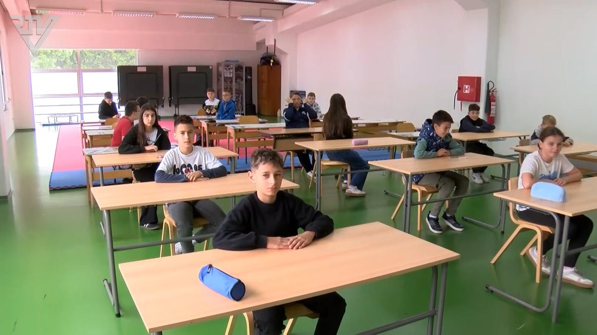 U OŠ „PORODICE EF. RAMIĆ “ODRŽANO POLAGANJE ZA ČLANOVE ŠKOLSKIH SAOBRAĆAJNIH PATROLA