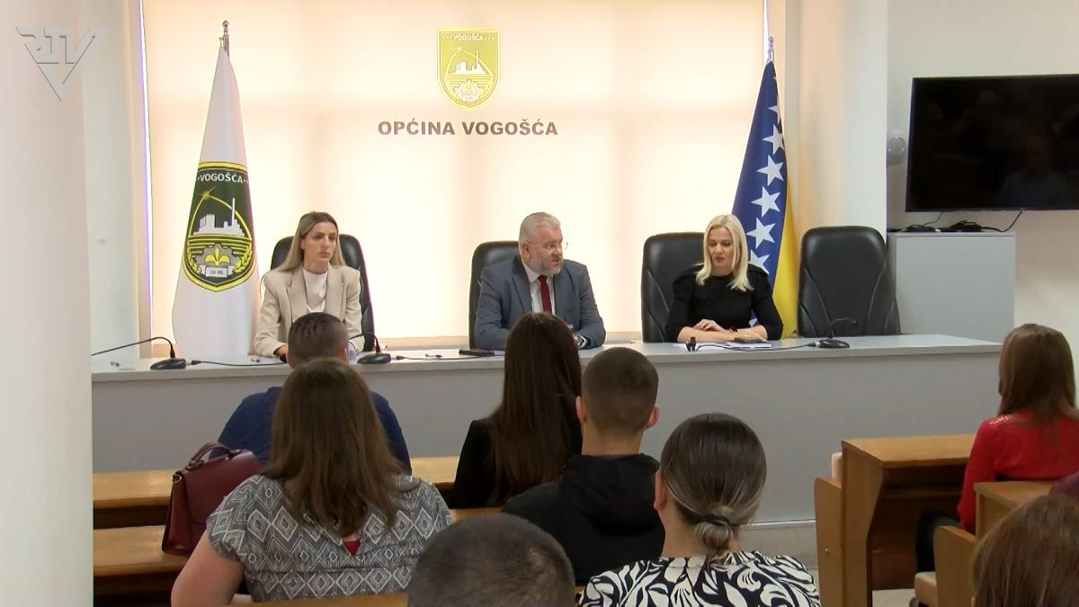 POTPISANI UGOVORI: SPORTSKE STIPENDIJE OPĆINE VOGOŠĆA DOBILO 32 MLADIH SPORTISTA