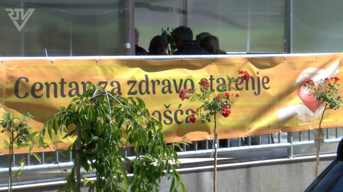 CENTAR ZA ZDRAVO STARENJE ORGANIZOVALO BAJRAMSKO DRUŽENJE