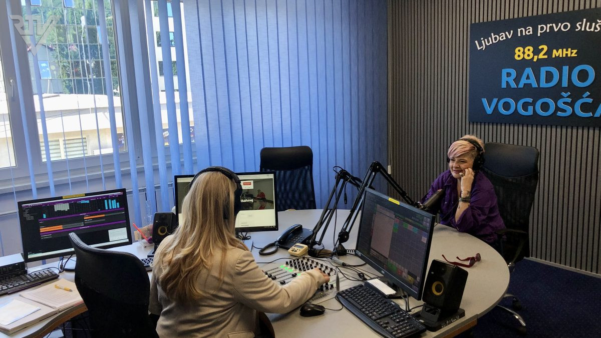GOŠĆA JUTARNJEG PROGRAMA RADIJA VOGOŠĆA JE SLIKARKA I UMJETNICA TAMARA VUČINIĆ KAHRIMAN