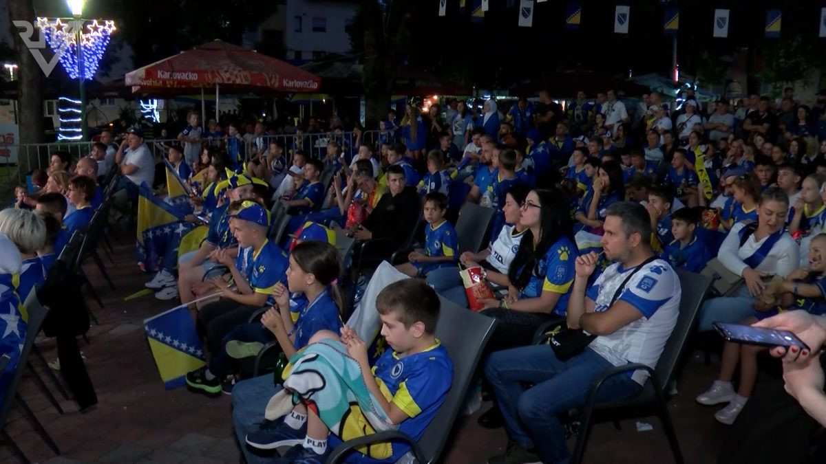 VOGOŠĆA UZ ZMAJEVE: BROJNI NAVIJAČI ISPRED KSC-a PRATILI UTAKMICU BIH- ŠVICARSKA