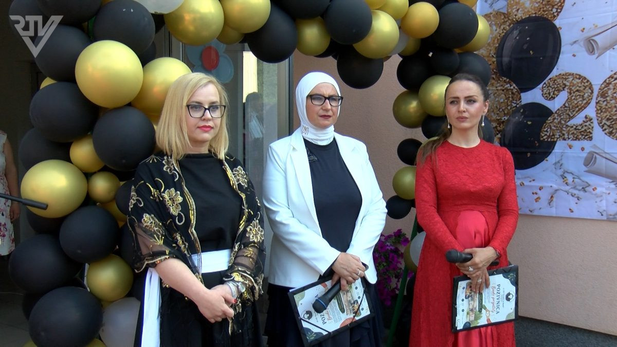 SVEČANO I EMOTIVNO : OŠ “PORODICE EF. RAMIĆ” ISPRATILA JOŠ JEDNU GENERACIJU MATURANTA