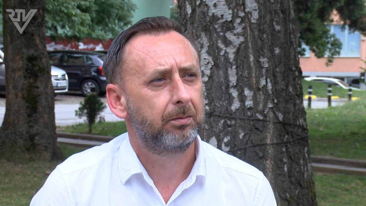 IZGUBIO OCA U GENOCIDU, MAJKU ČETIRI GODINE KASNIJE: ŽIVOTNA PRIČA EMIRA BEKTIĆA IZ SREBRENICE
