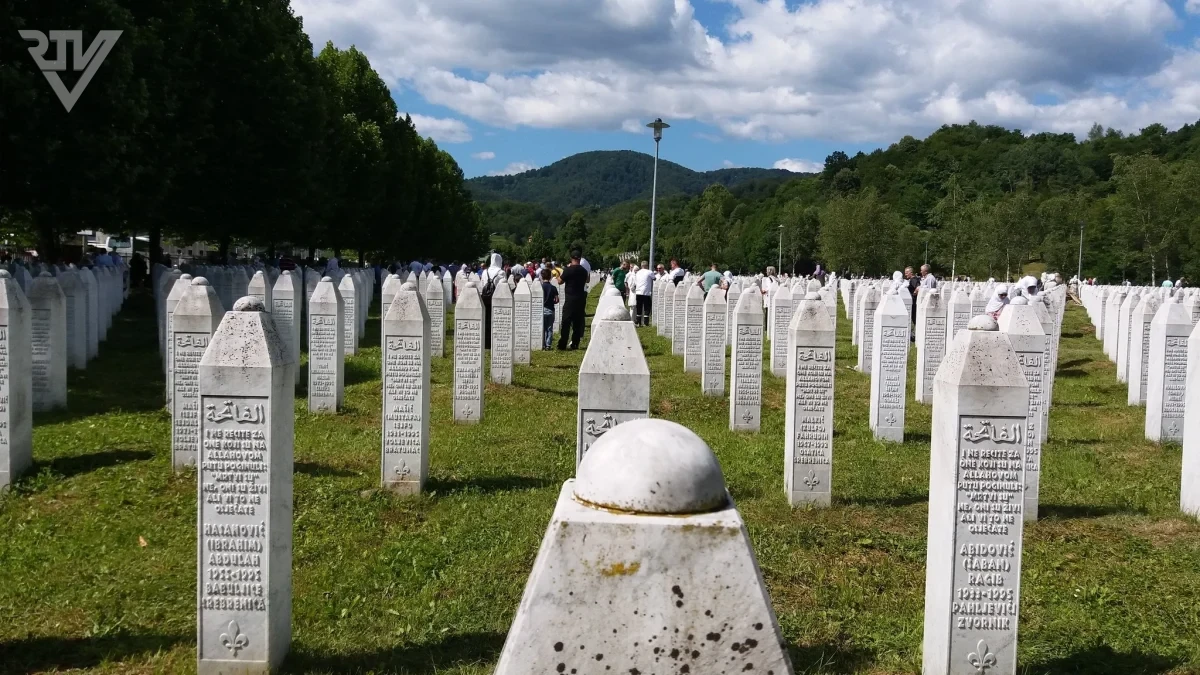 SIRENE U SARAJEVU 11. JULA U ZNAK SJEĆANJA NA ŽRTVE GENOCIDA U SREBRENICI