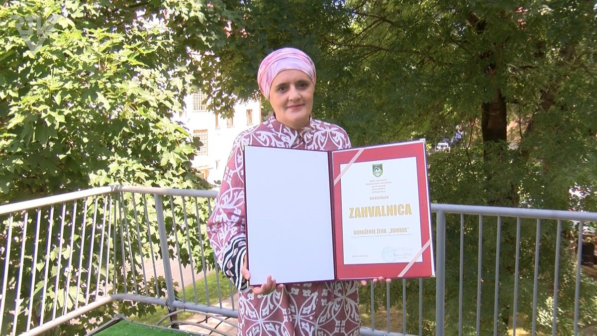 UDRUŽENJE ŽENA “ZUMBUL” JEDNO OD DOBITNIKA ZAHVALNICE OPĆINE VOGOŠĆA