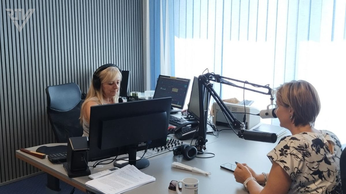 GOŠĆA RADIJA VOGOŠĆA JASMINA FAZLIĆ, POMOĆNICA NAČELNIKA ZA PRIVREDU, INTEGRISANI LOKALNI RAZVOJ I DRUŠTVENE DJELATNOSTI OPĆINE VOGOŠĆA