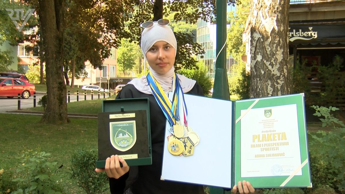 AMINA SULJANOVIĆ – DOBITNICA PLAKETE “MLADA I PERSPEKTIVNA SPORTISTKINJA OPĆINE VOGOŠĆA”