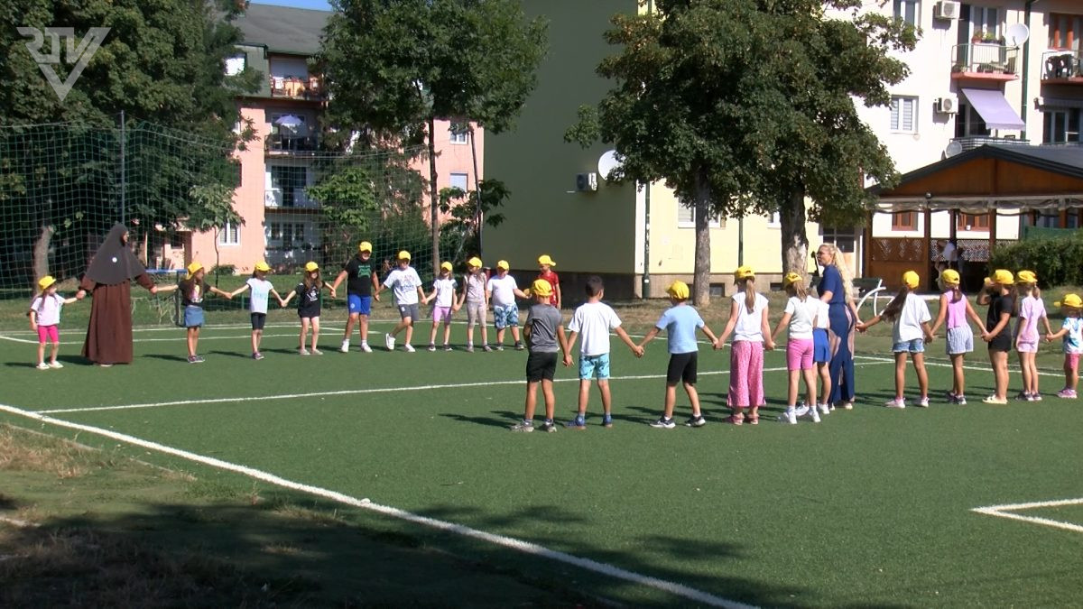 EDUKATIVNO-KREATIVNI CENTAR „TETA PRIČALICA”: BEZ ŠKOLSKOG ZVONA, ALI UZ MNOGO AKTIVNOSTI
