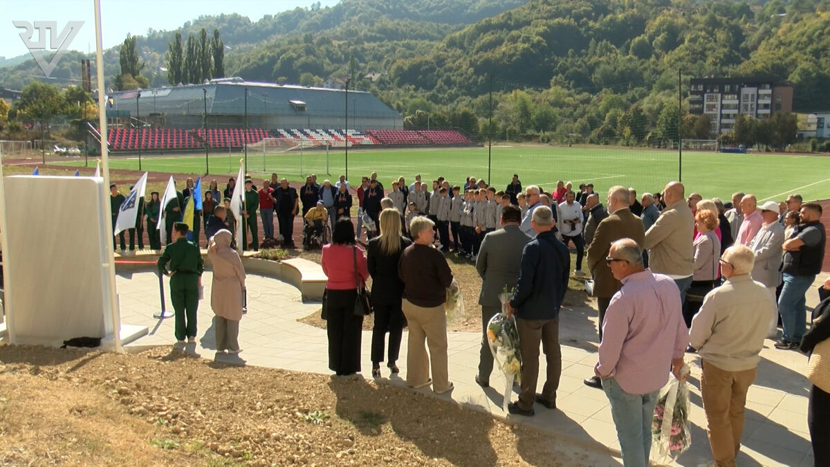 NA STADIONU „HAKIJA MRŠO“ SVEČANO OTVORENO REKONSTRUISANO SPOMEN-OBILJEŽJE POGINULIM SPORTISTIMA
