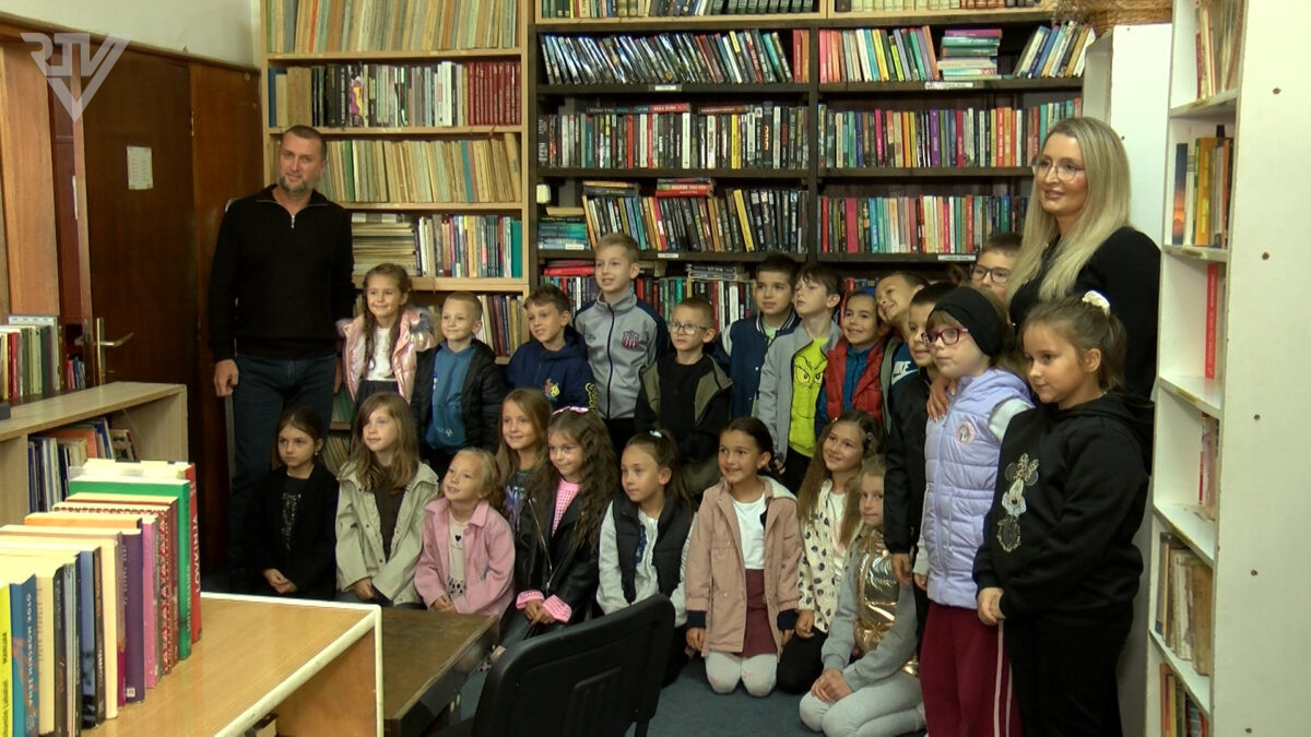 UČENICI OŠ “MIRSAD PRNJAVORAC” OTKRILI ČARI BIBLIOTEKE